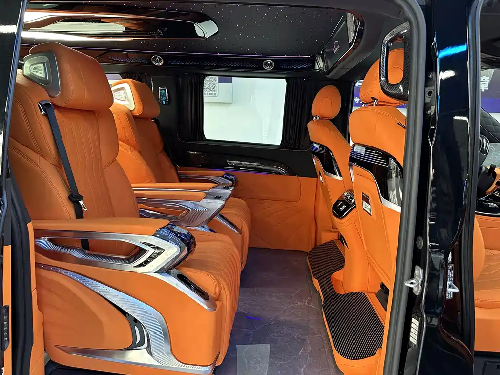 Mercedes-Benz Vito 2024 2.0T Elite 7 мест