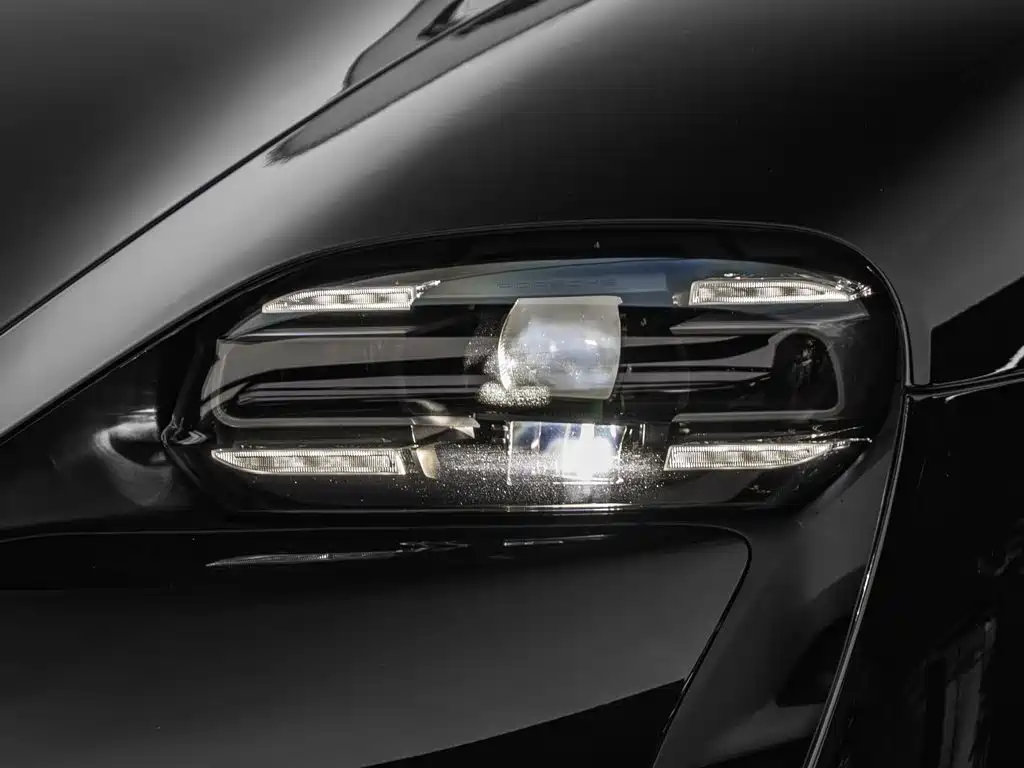 Porsche Taycan — миниатюра 8