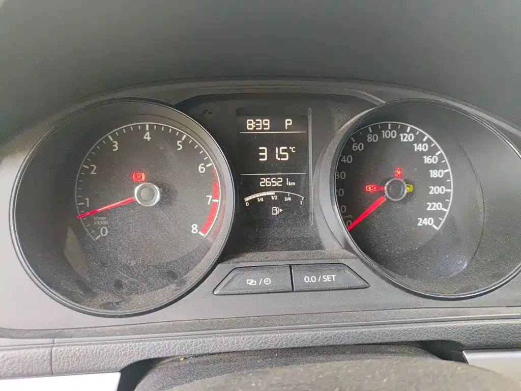 Volkswagen Gran Lavida 2015 1.6L AT