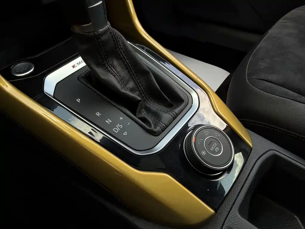 Volkswagen T-Roc — миниатюра 12