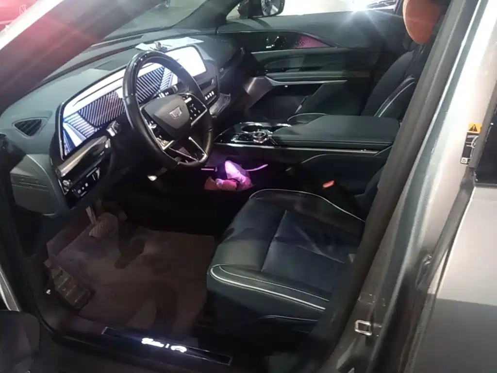 Cadillac Lyriq — миниатюра 15