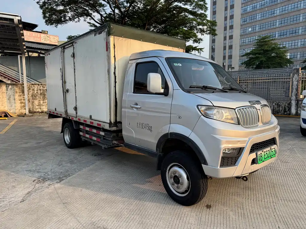 SRM 鑫源T50 EV — миниатюра 3