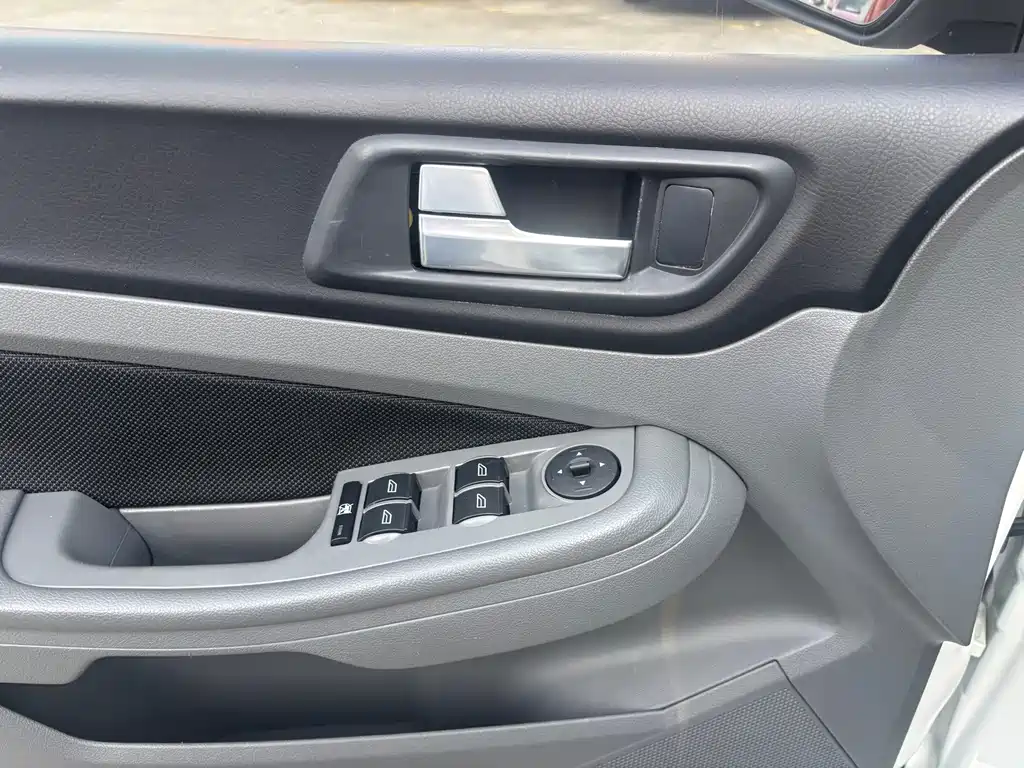 Ford Focus — миниатюра 12