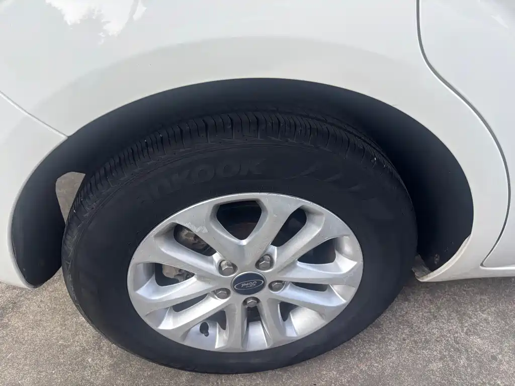 Ford Focus — миниатюра 16