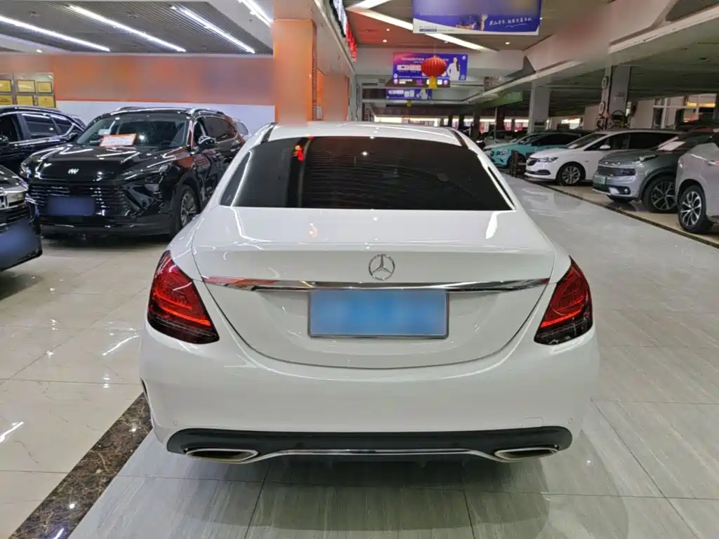 Mercedes-Benz C-Class — миниатюра 6