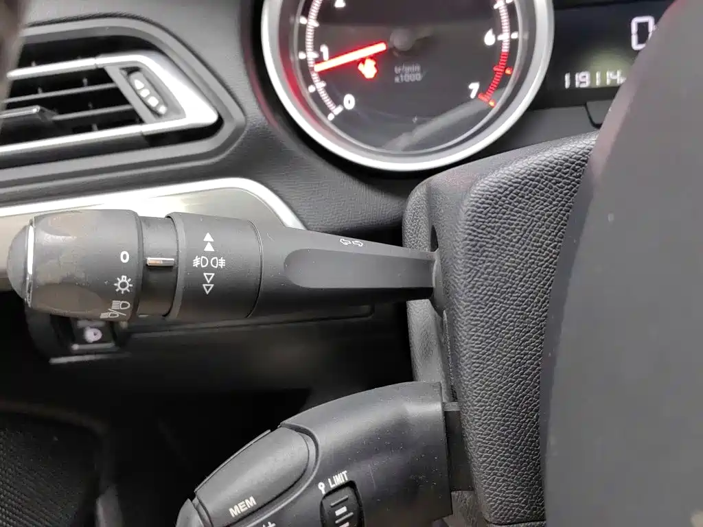 Peugeot 408 — миниатюра 21
