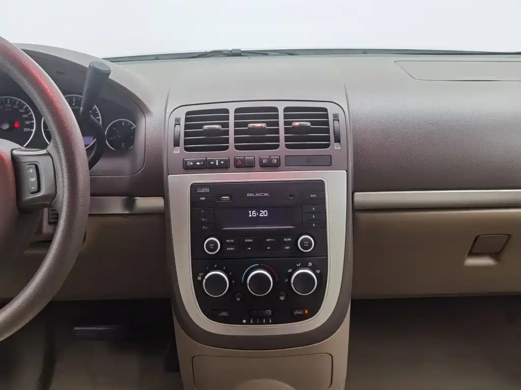 Buick GL8 — миниатюра 12