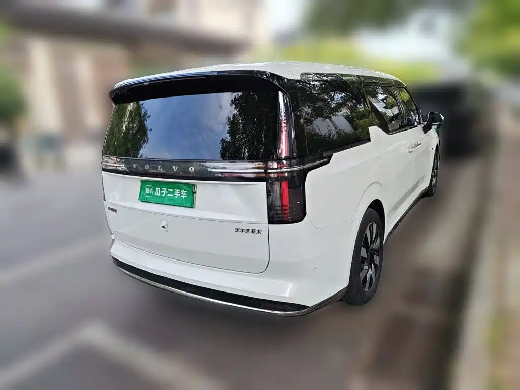 Volvo EM90 — миниатюра 4