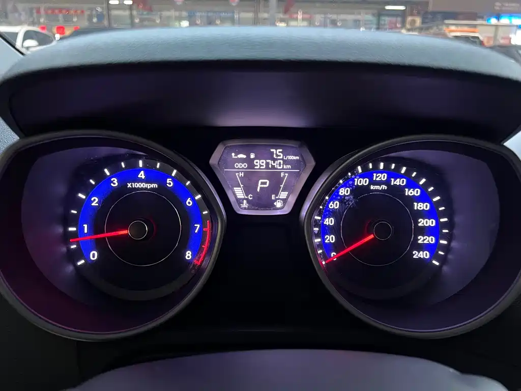 Hyundai Elantra Langdong — миниатюра 23
