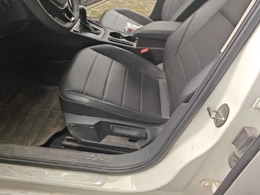 Volkswagen Lavida — миниатюра 9