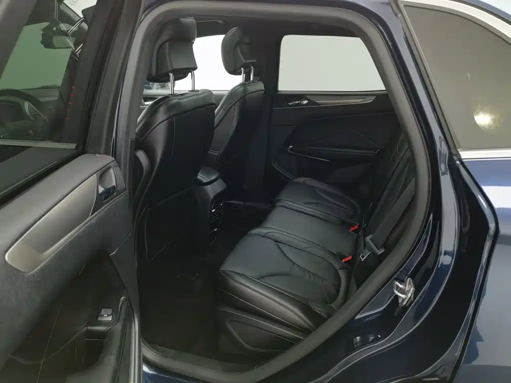 Lincoln MKC — миниатюра 15