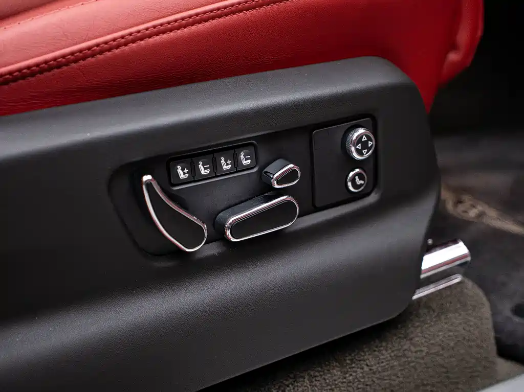 Bentley Bentayga — миниатюра 14