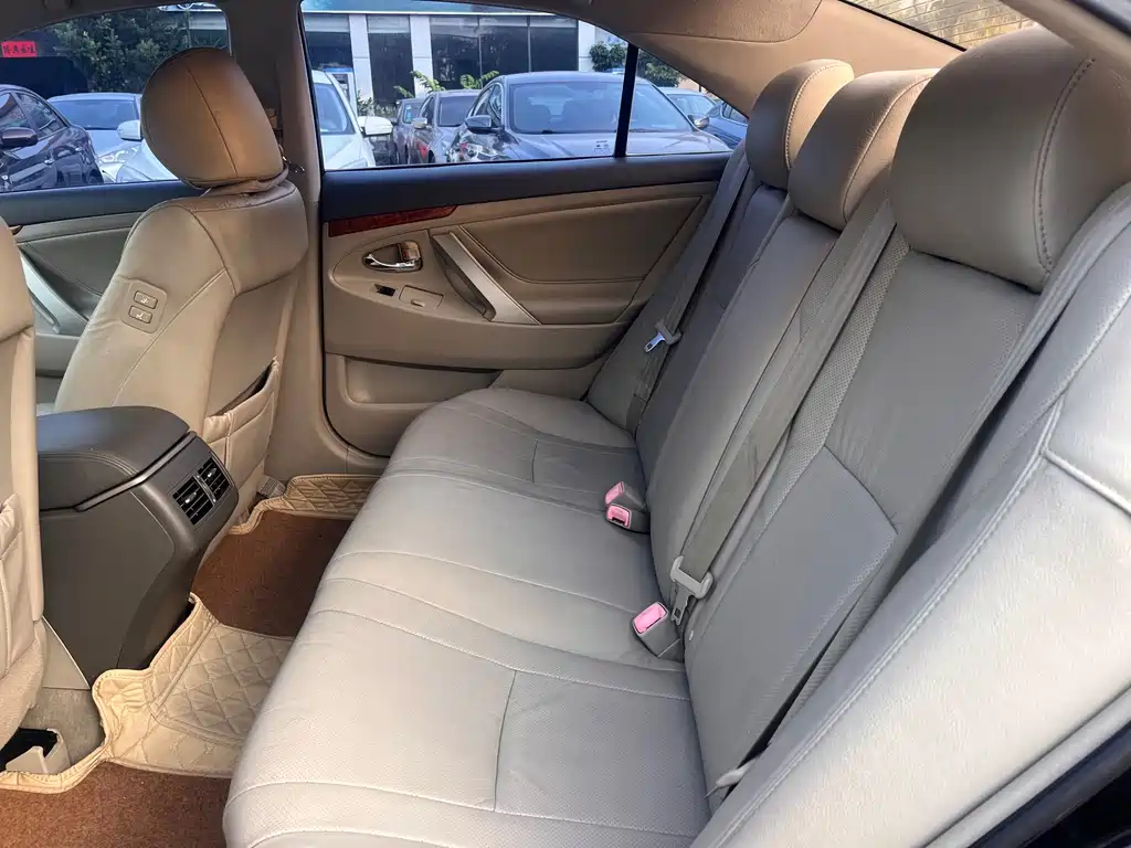 Toyota Camry — миниатюра 11