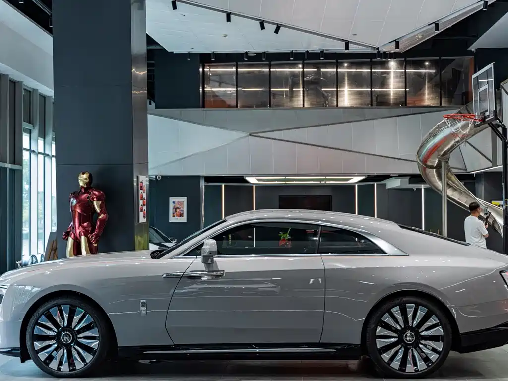 Rolls-Royce Phantom — миниатюра 4