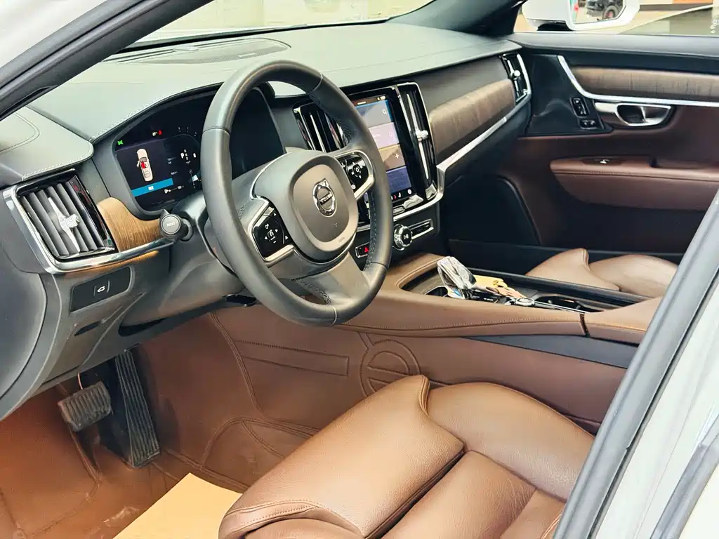 Volvo S90 — миниатюра 3