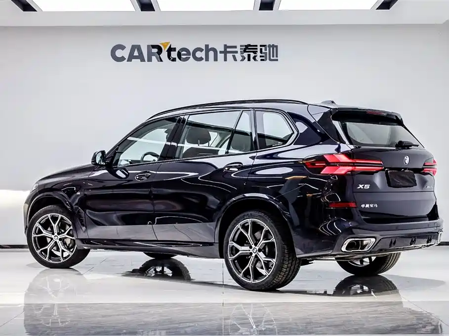 BMW X5 2023 xDrive 30Li Premium M Sport