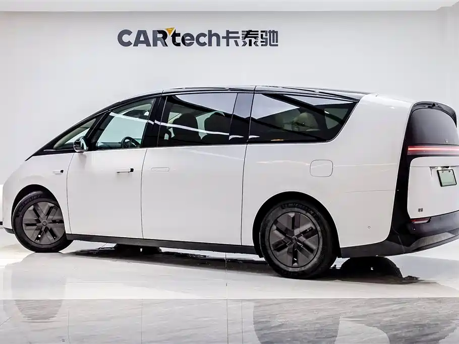 Li Auto MEGA 2024 Ultra