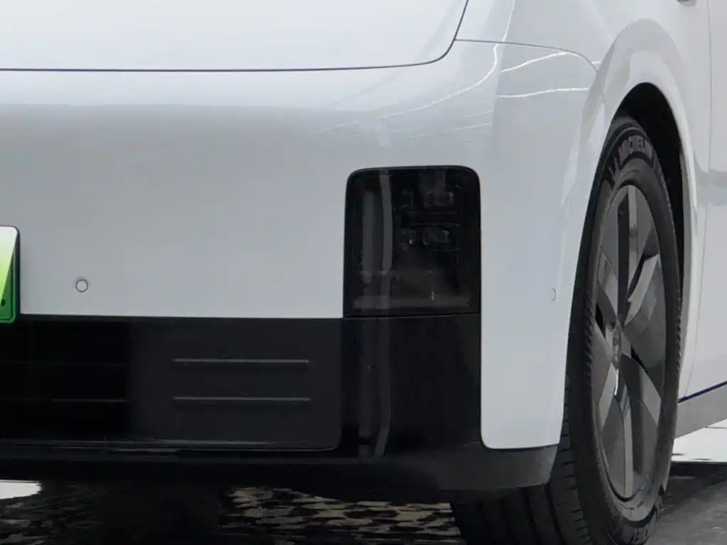 Li Auto Li MEGA — миниатюра 3
