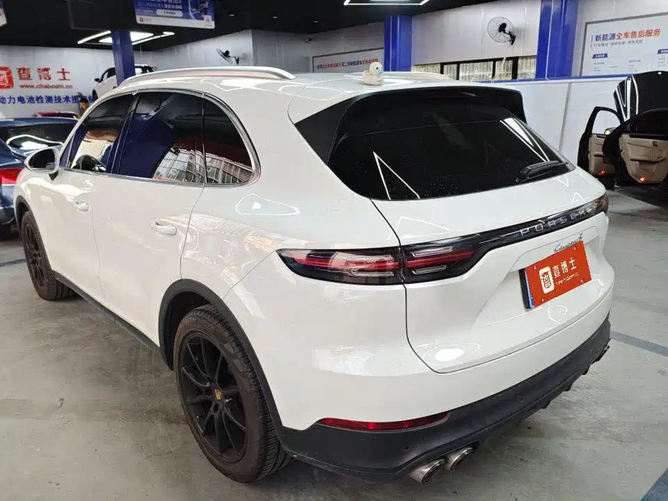Porsche Cayenne — миниатюра 4