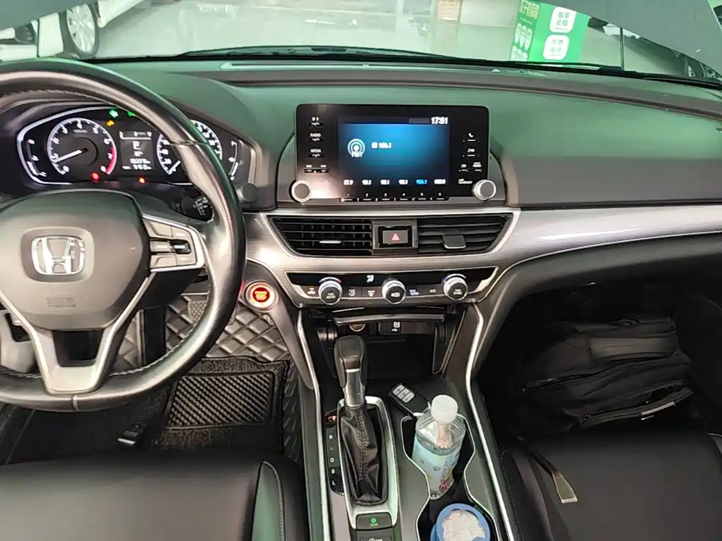 Honda Accord — миниатюра 13