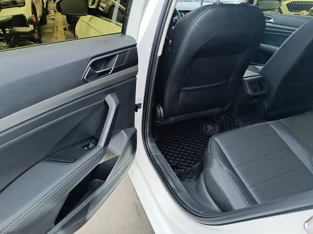 Volkswagen Lavida — миниатюра 9