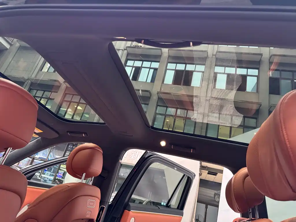 AITO ASK THE WORLD M8