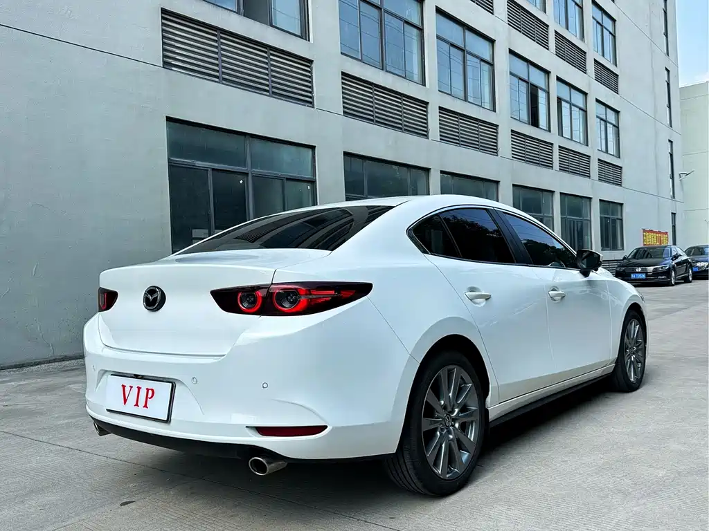 Mazda 3 Axela — миниатюра 15