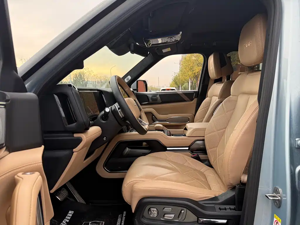 Fangchengbao Leopard 8 8 2025 Flagship 7 мест