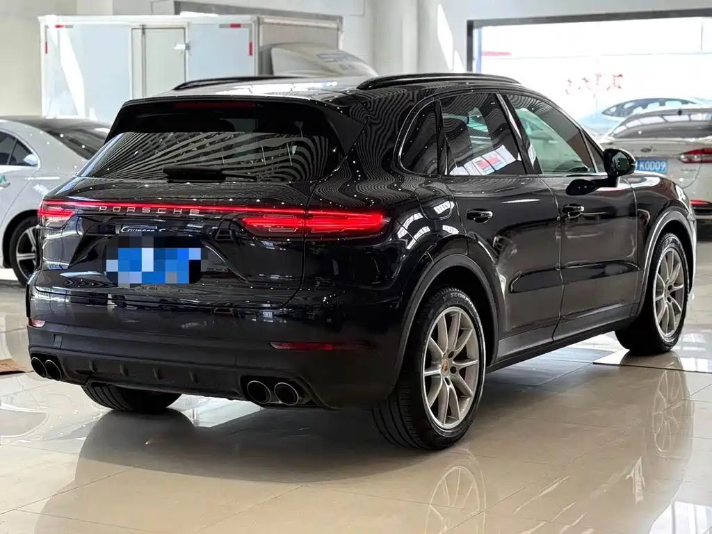 Porsche Cayenne — миниатюра 6