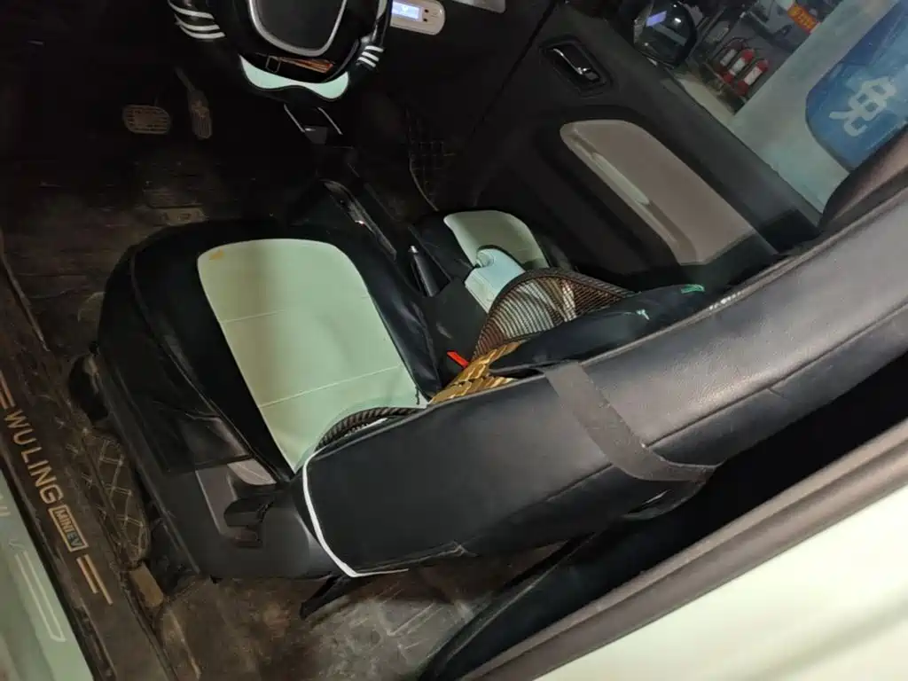 Wuling MINIEV — миниатюра 15