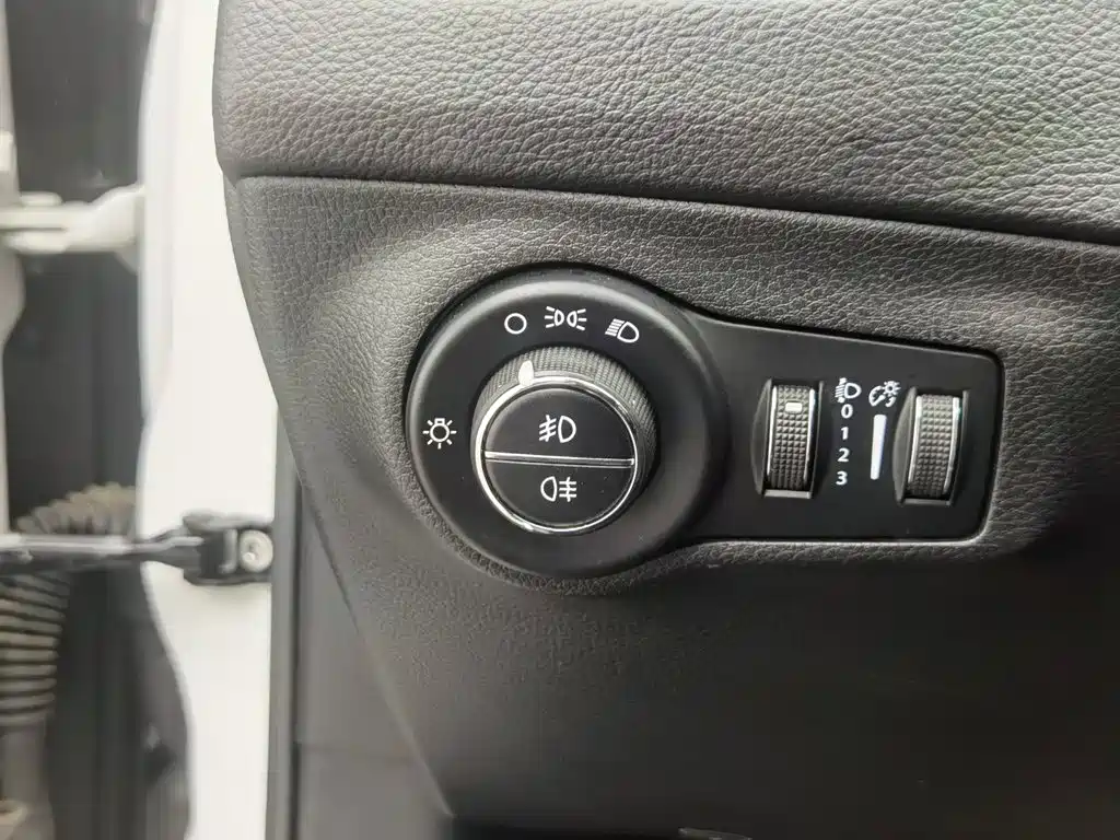 Jeep Compass — миниатюра 21