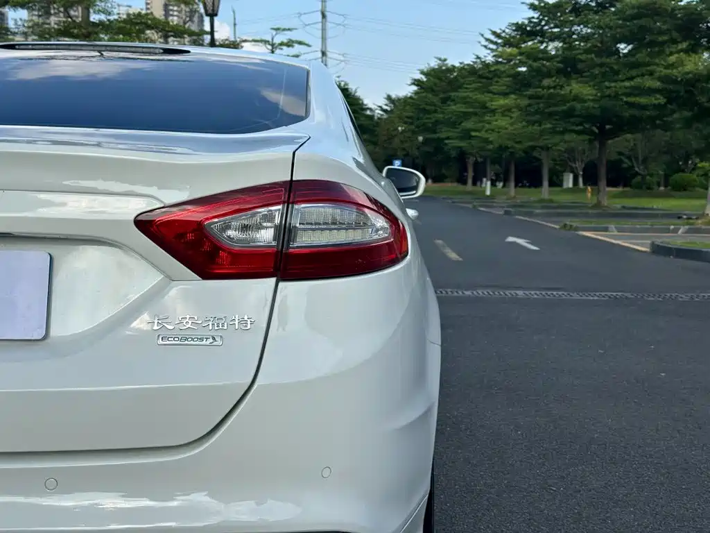Ford Mondeo — миниатюра 15