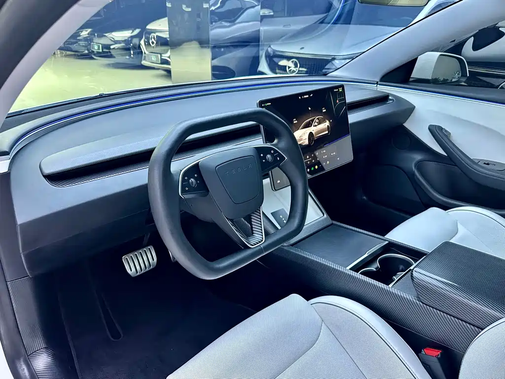Tesla Model 3 — миниатюра 8