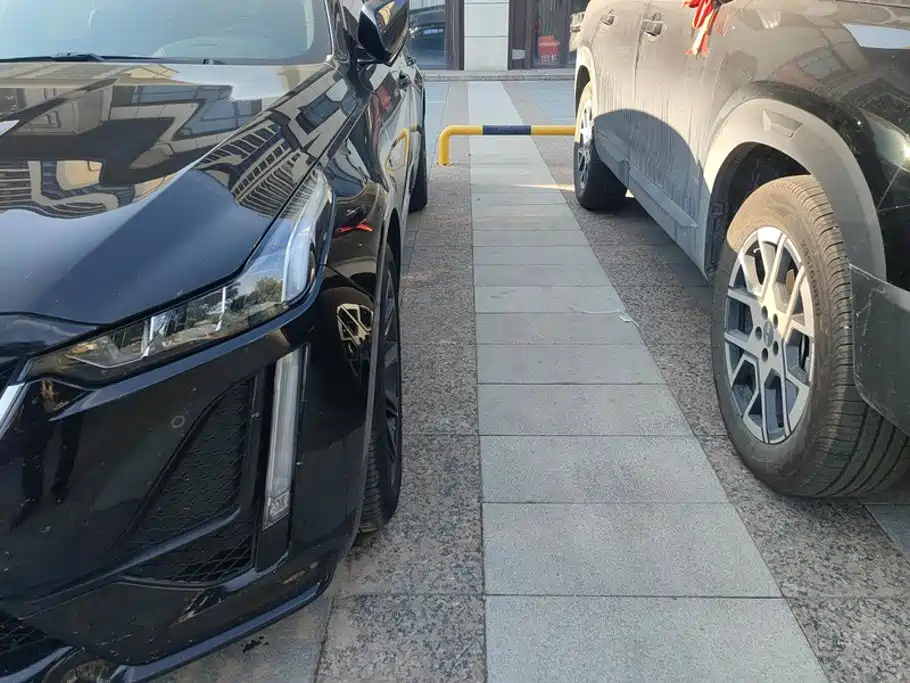 Cadillac CT5 — миниатюра 5