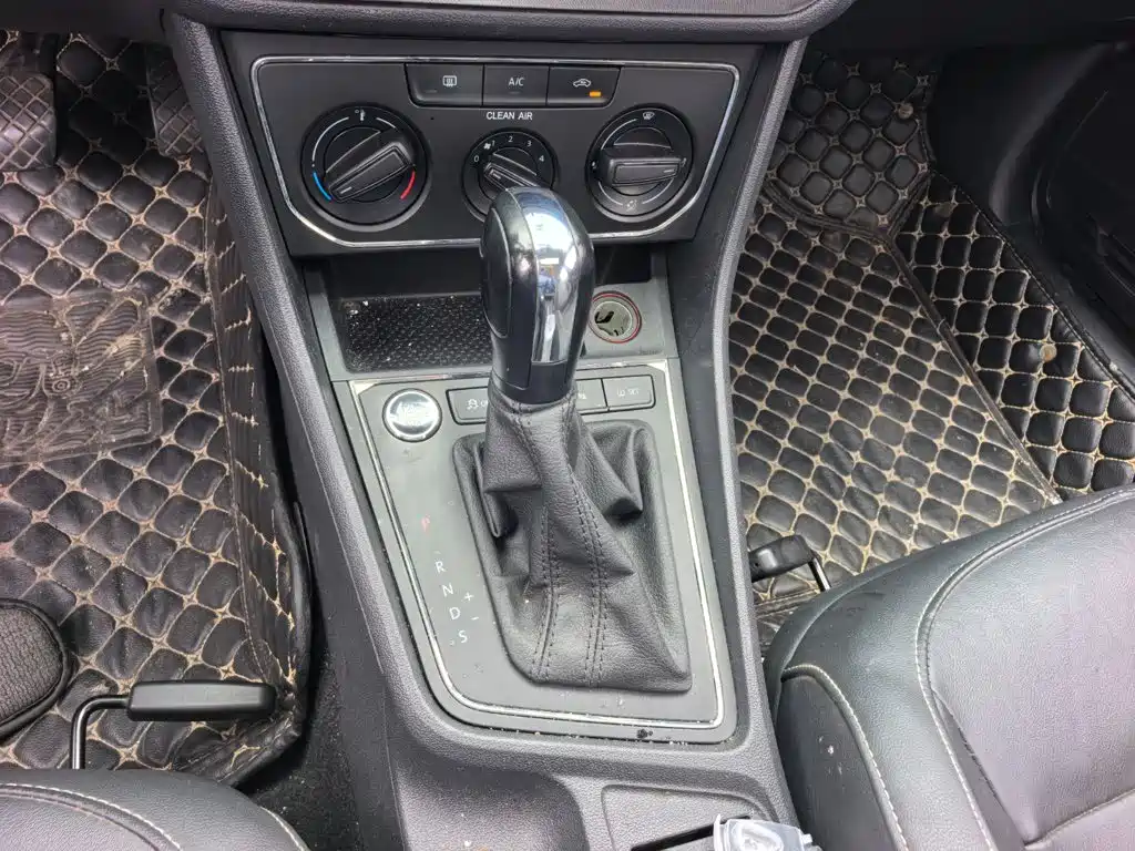 Volkswagen Lavida — миниатюра 13