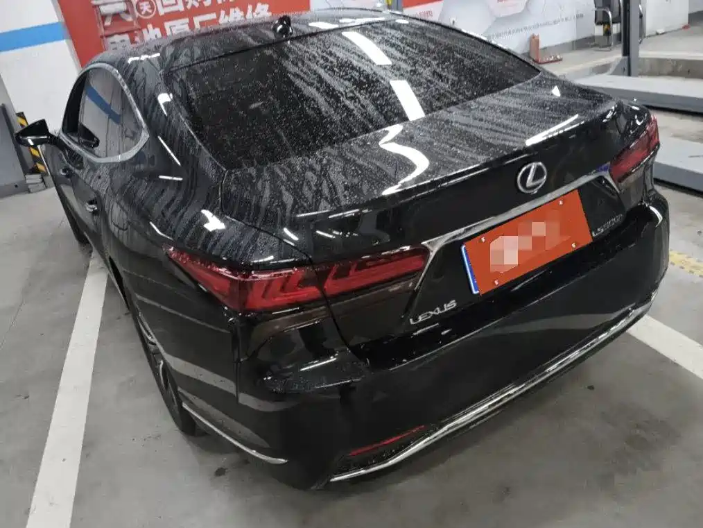 Lexus LS — миниатюра 5
