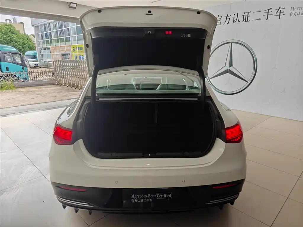 Mercedes-Benz EQE 2025 500 4MATIC