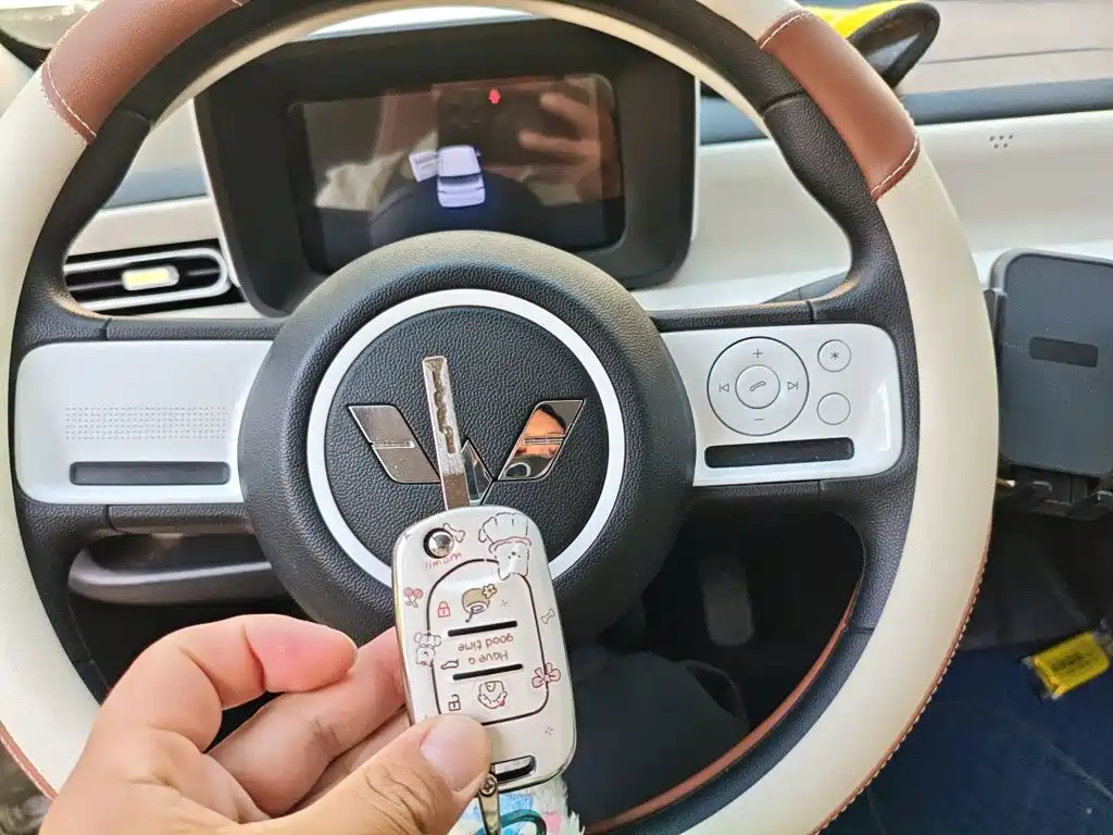 Wuling MINIEV — миниатюра 9