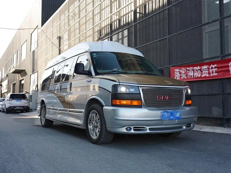 GMC Savana — миниатюра 3