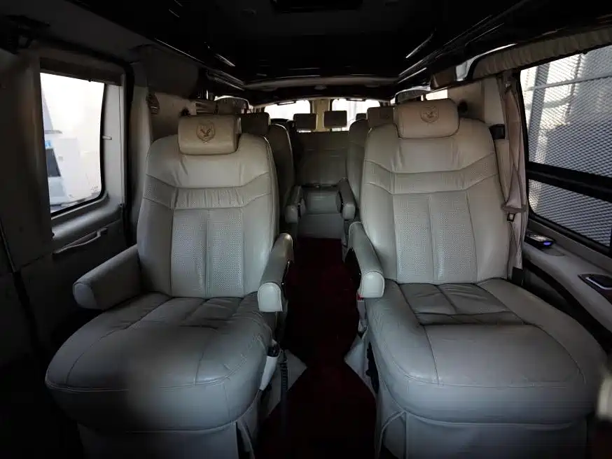 GMC Savana — миниатюра 4