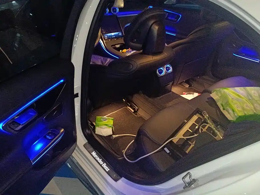 Mercedes-Benz C-Class — миниатюра 11