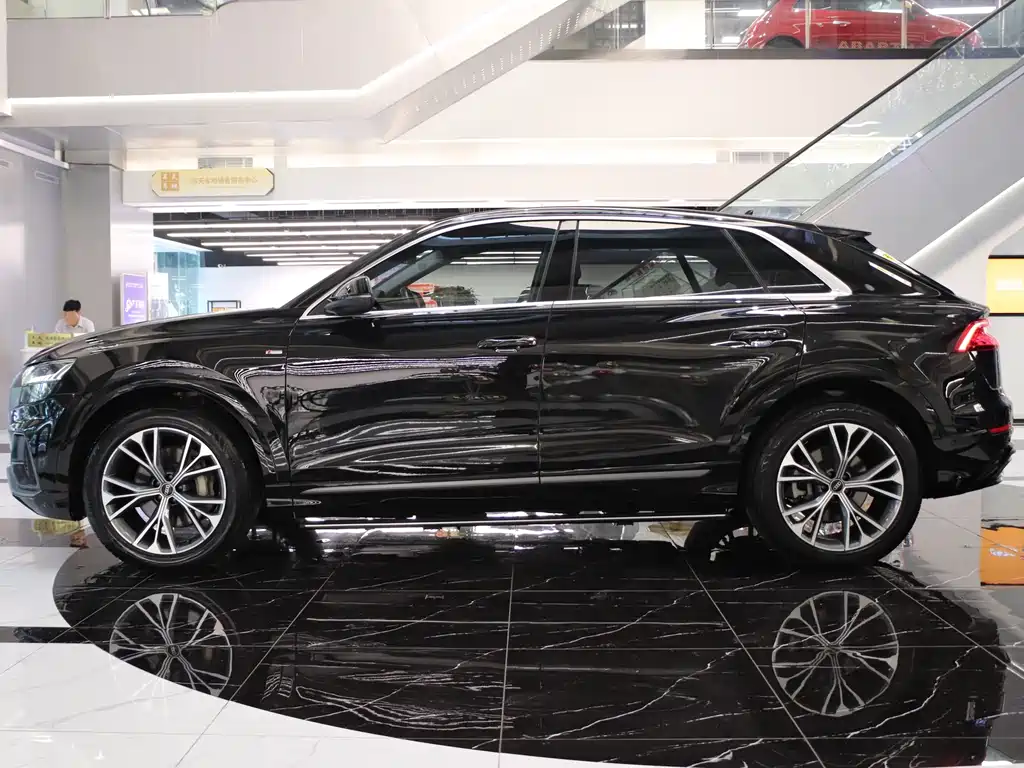 Audi Q8 2022 55 TFSI Luxury