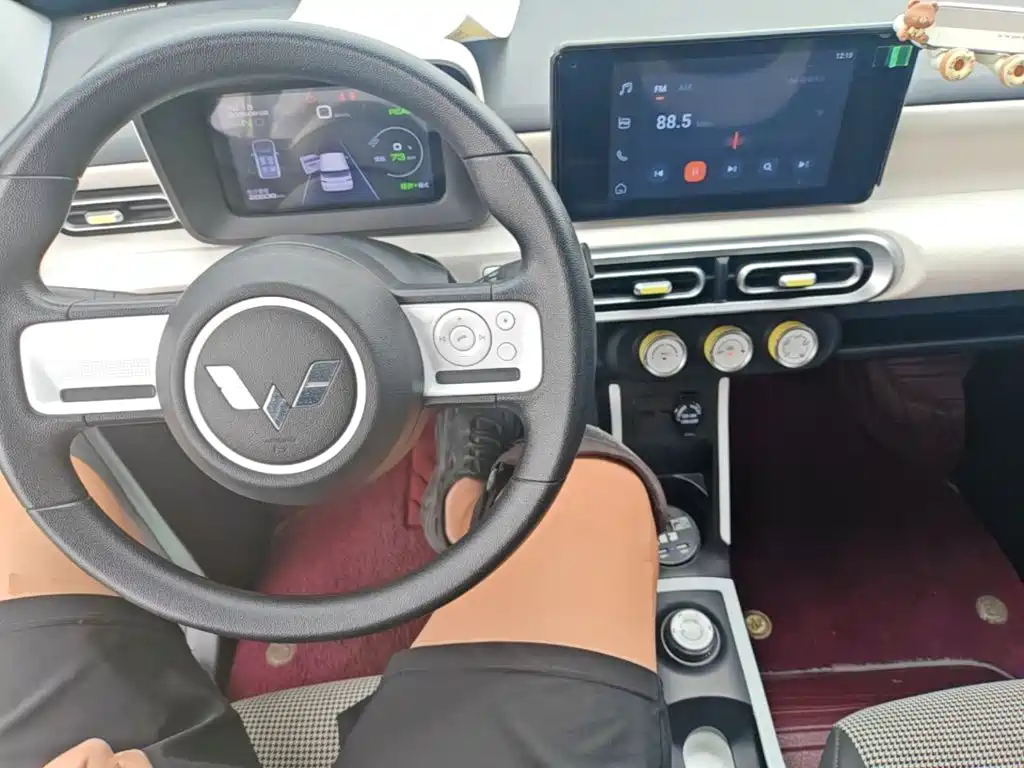 Wuling MINIEV — миниатюра 10