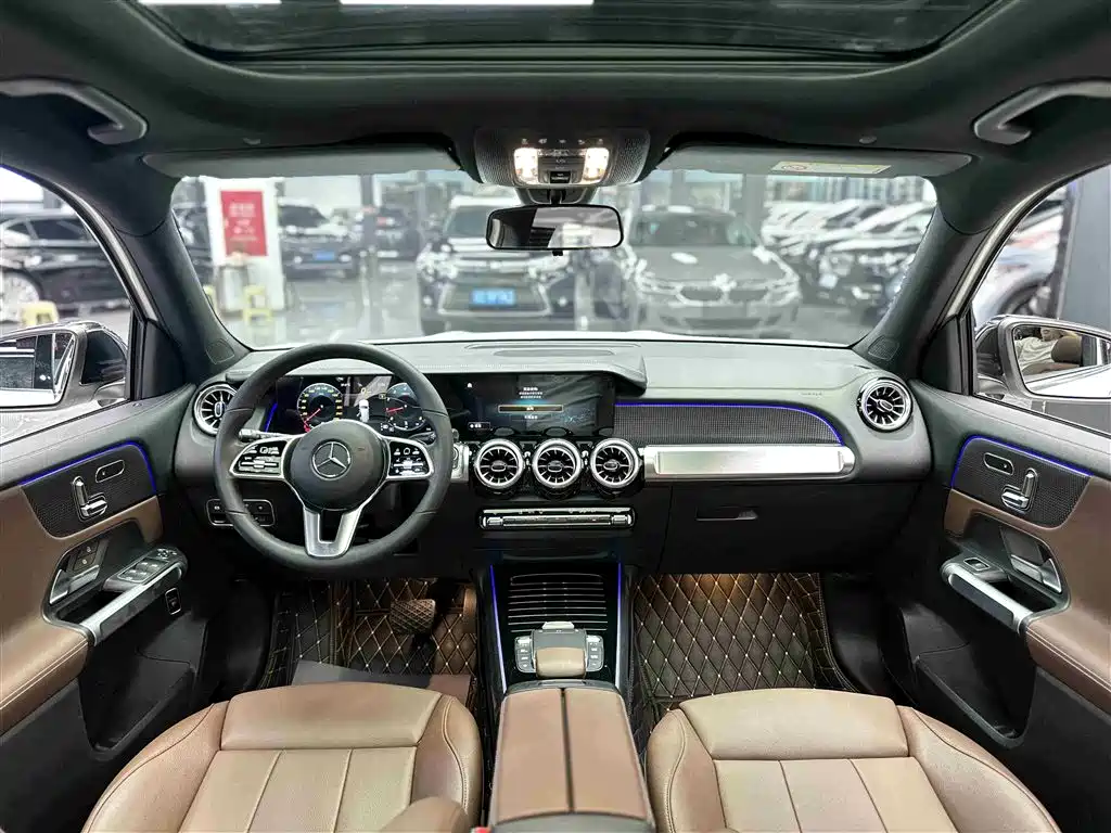 MERCEDES-BENZ GLB