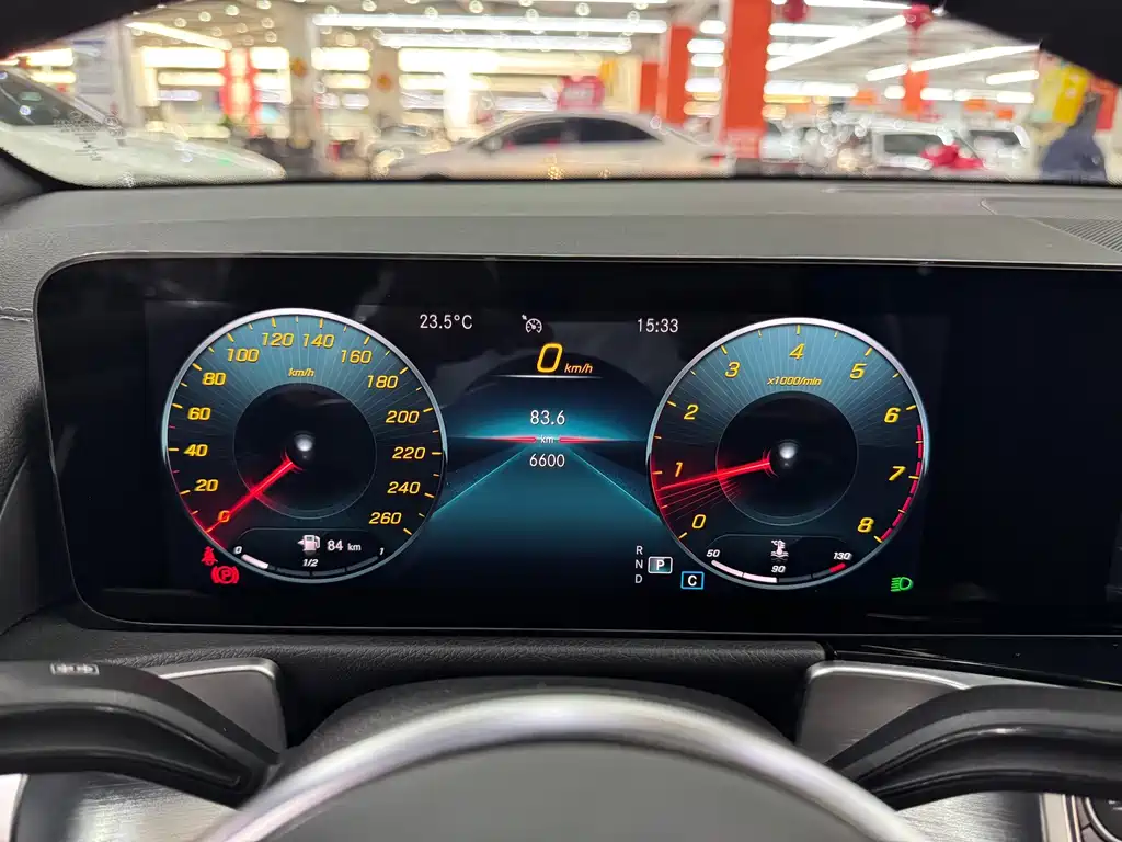 Mercedes-Benz GLB — миниатюра 25