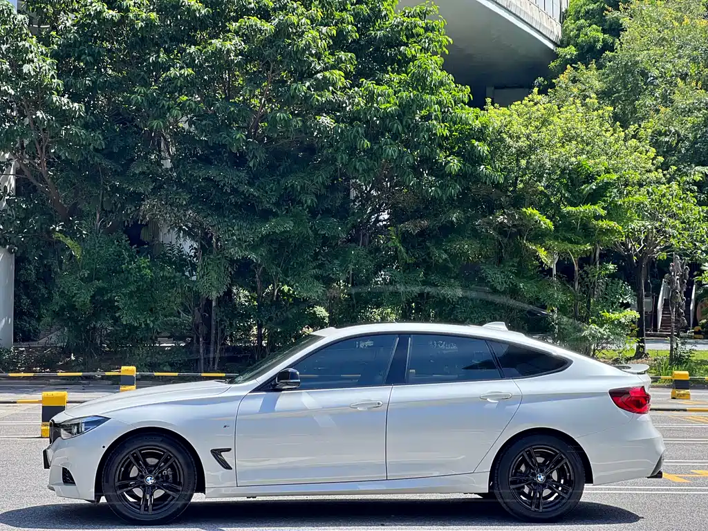 BMW 3 Series GT 3 GT 2020 320i M Sport
