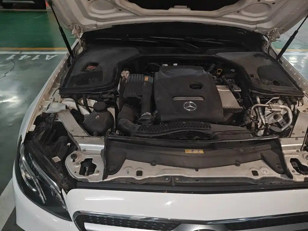Mercedes-Benz E-Class (Import) — миниатюра 19