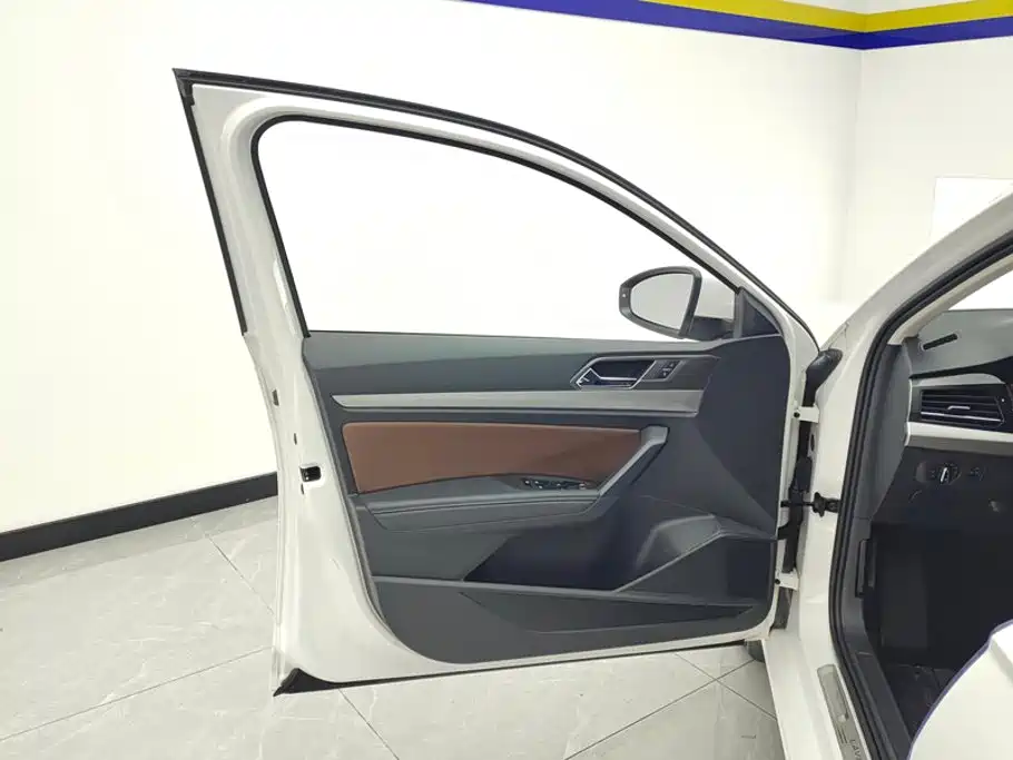 Volkswagen Lavida — миниатюра 7