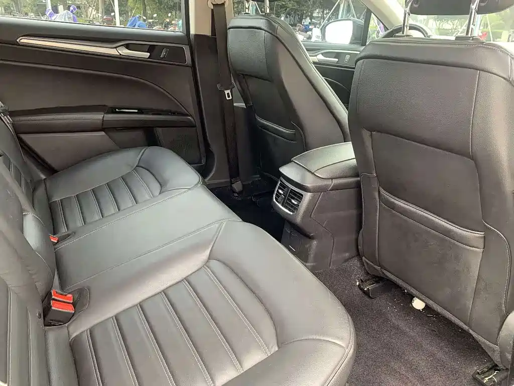 Ford Mondeo — миниатюра 13