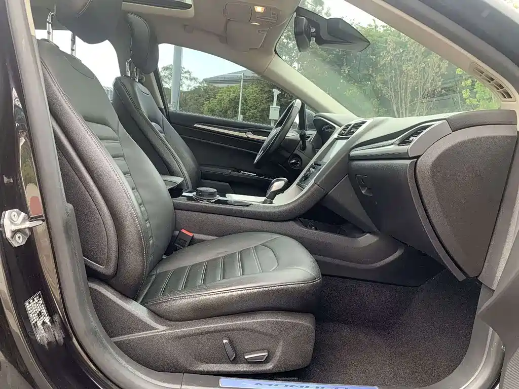 Ford Mondeo — миниатюра 12